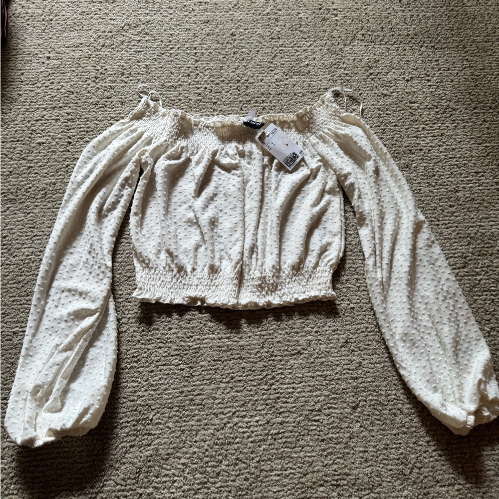 Divided Cream Puff Sleeve Smocked Crop Blouse
